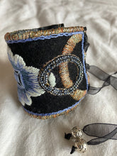 Carica l'immagine nel visualizzatore di Gallery, Copri Polsini