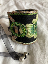 Carica l'immagine nel visualizzatore di Gallery, Copri Polsini