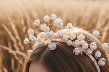 Load image into Gallery viewer, Macro cerchietto con sfondo naturale